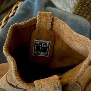 Womens Frye tan soft leather boot with harness. Size 9.